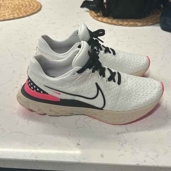 Nike react infinity flyknit- men’s size 10 - Picture 3 of 6